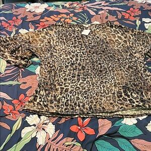 Oversized leopard top with ruffled short sleeves new